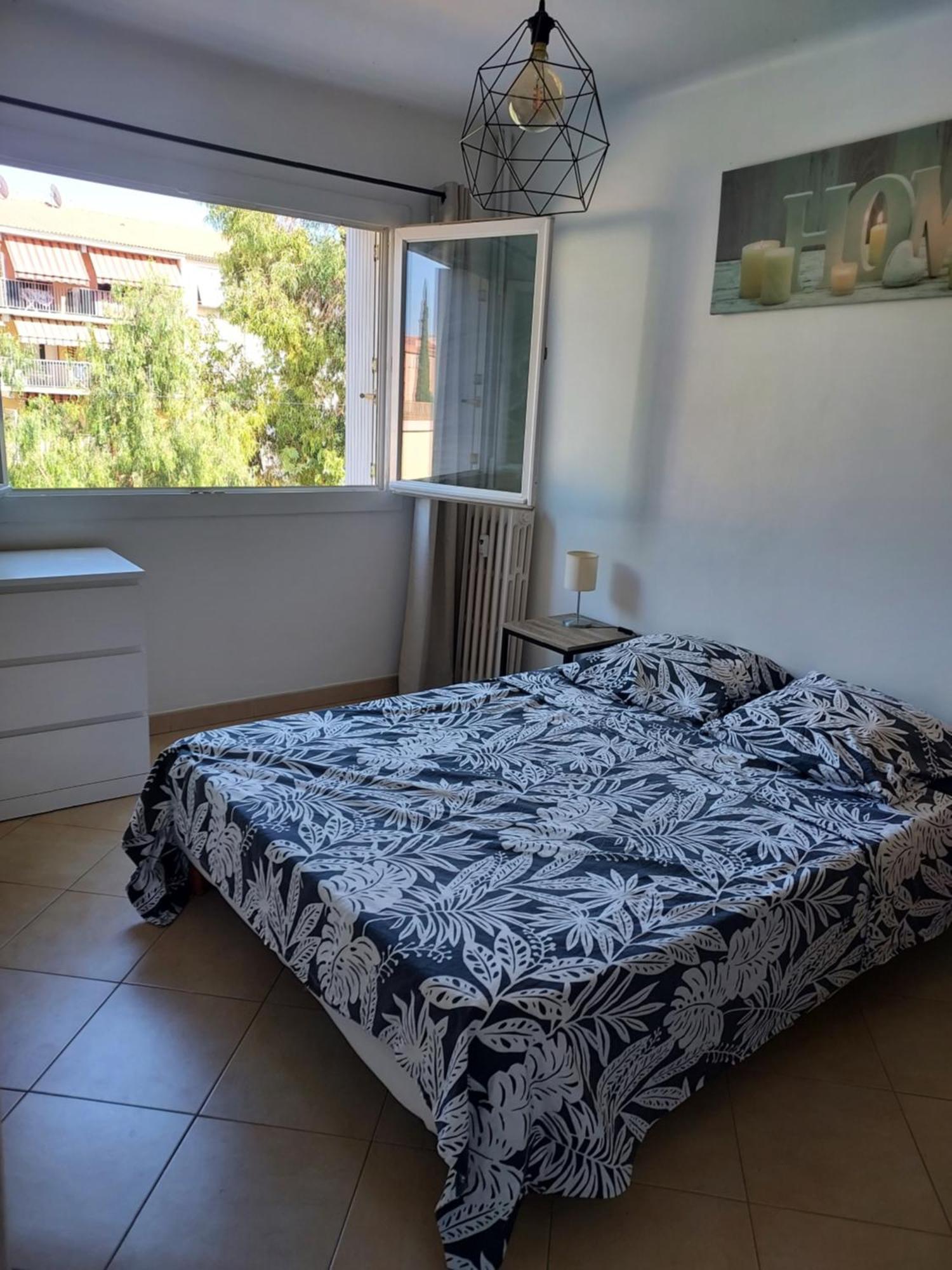 Appartement Grand T2 Ensoleille - Proche Gare